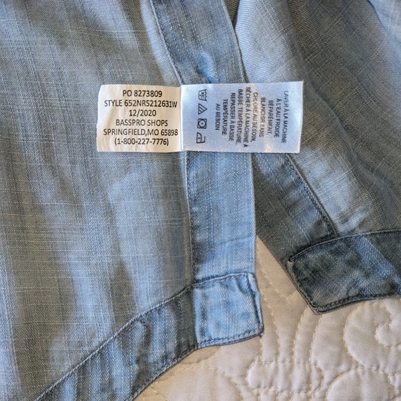 Natural Reflections (from BASSPRO SHOPS) Light Chambray Tank Top with buttons XL - Picture 11 of 14